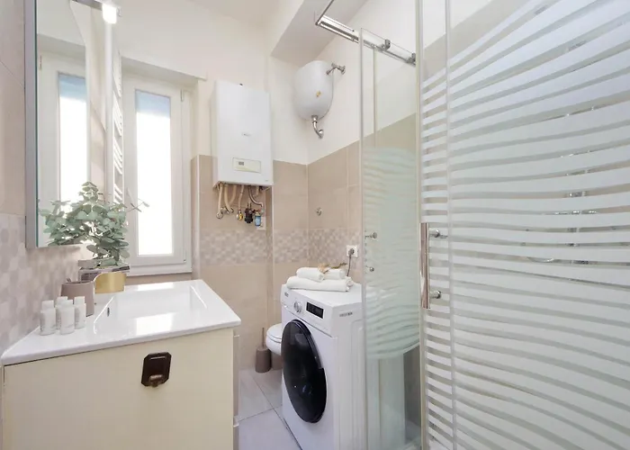 Apartment Francesco's Flat By Domus&dimore