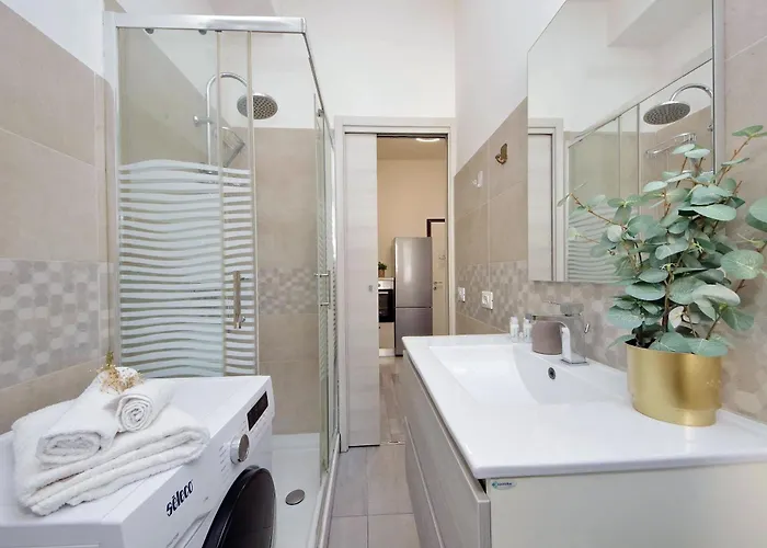 Francesco's Flat By Domus&dimore Apartment